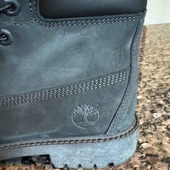 Timberland Charcoal Black Boots EUC 5.5Y - Picture 2 of 15